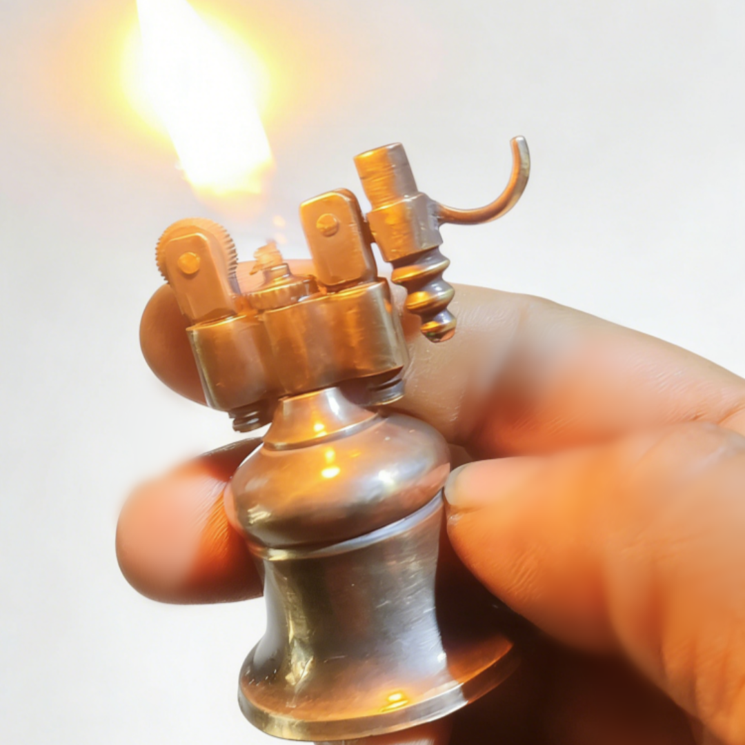 Handmade Distressed Brass Desk - Vintage Collectible Lighters recensie en prijs