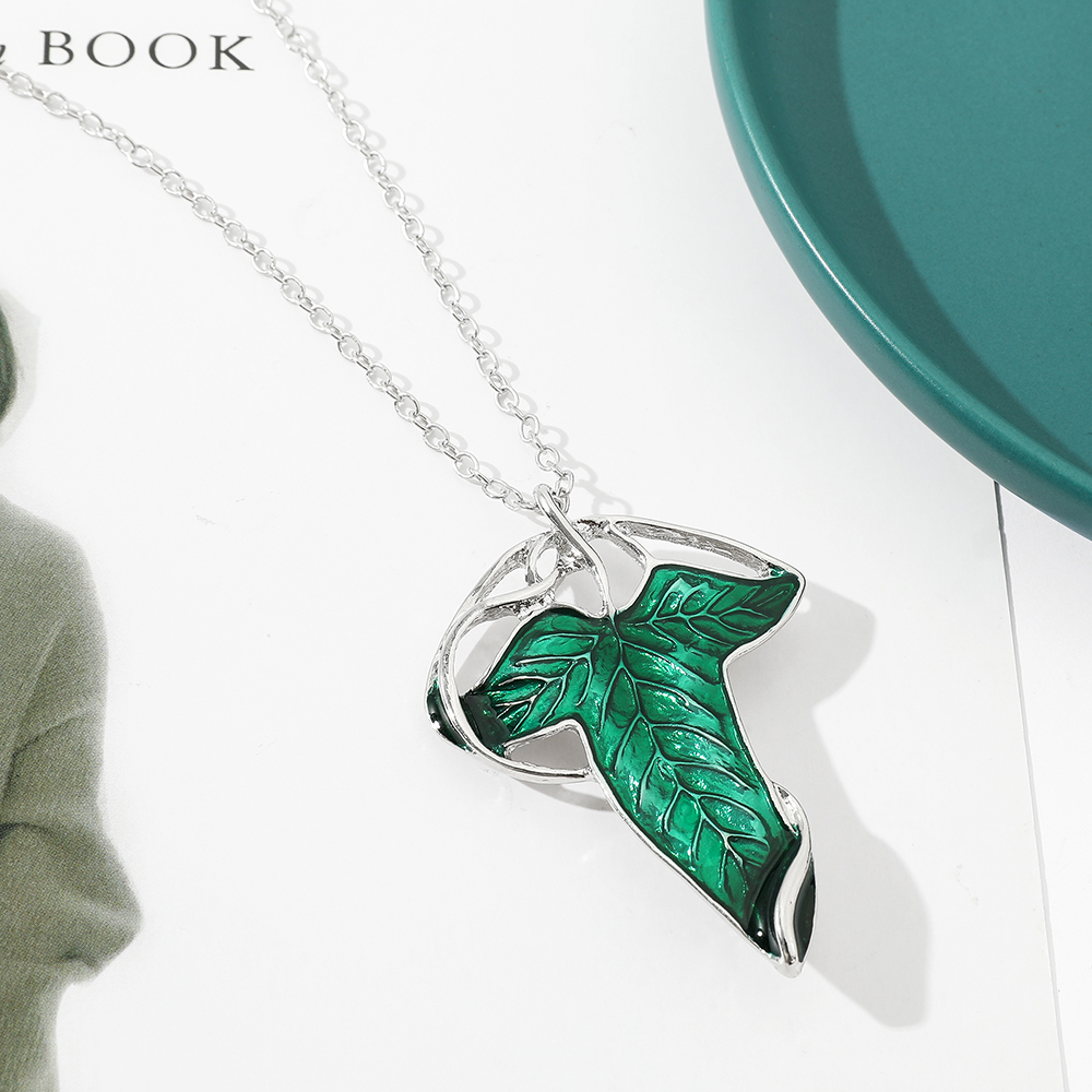Vintage Green Leaf Pendant Nec - Vintage Item recensie en prijs