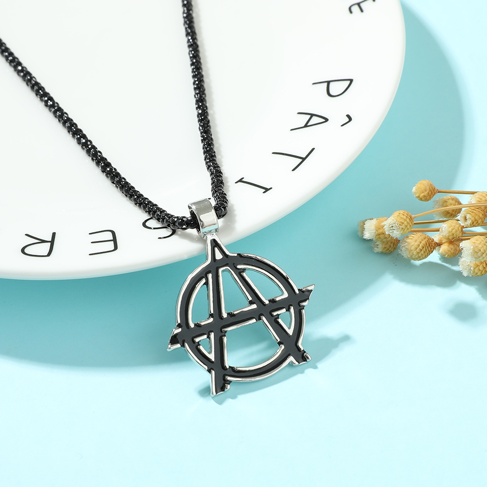 Movies Avengers Symbol Letter  - Vintage Item recensie en prijs