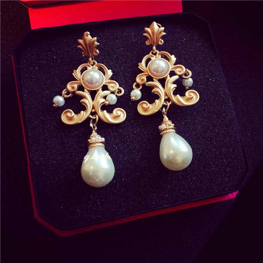 Retro Luxury Baroque Bride Ear - Vintage Collectible Figures recensie en prijs