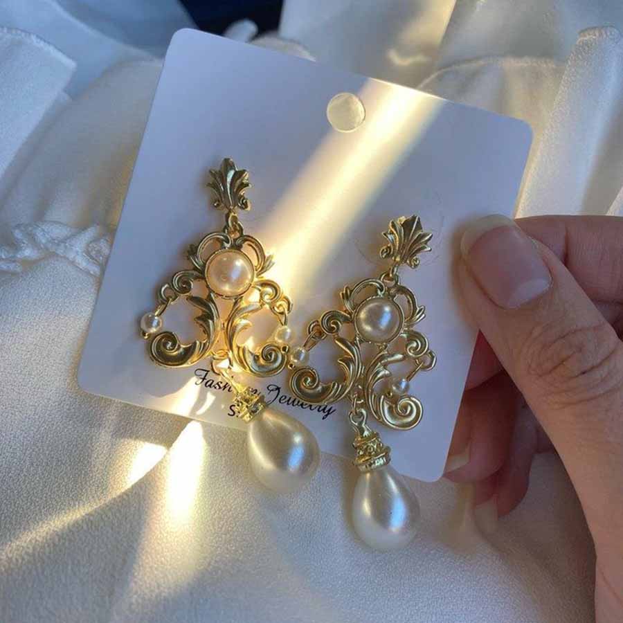 Retro Luxury Baroque Bride Ear - Vintage Collectible Figures recensie en prijs
