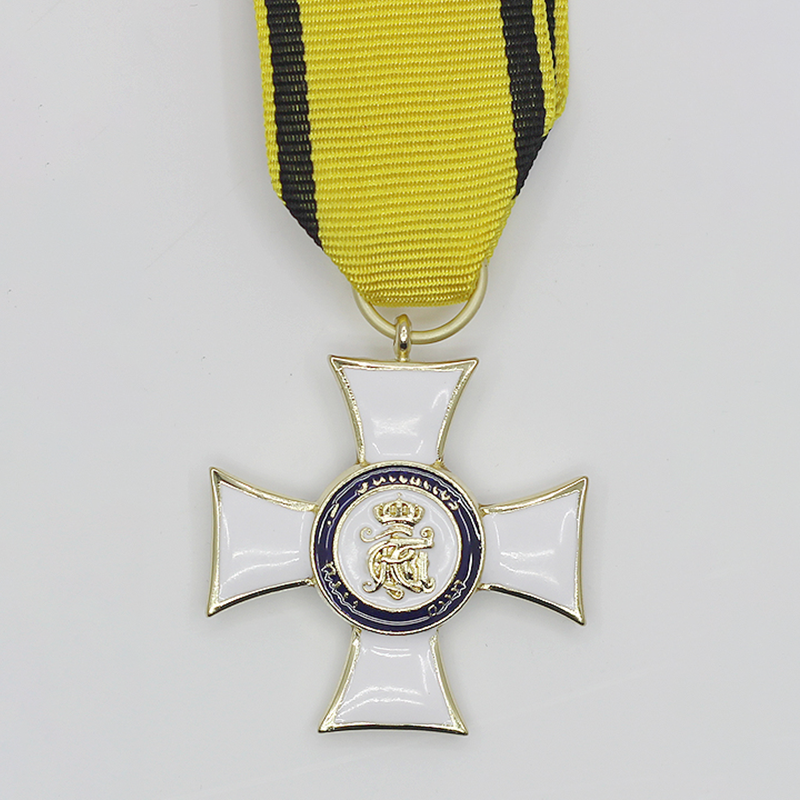 Classic Cross Medal Replica Co - Collectible Vintage Brooches recensie en prijs